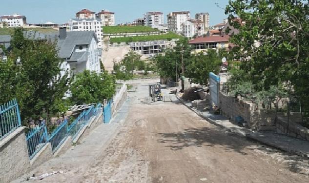 Fen İşleri Müdürlüğü Ekipleri Kıratlıoğlu Mahallesi’nde Çalışmalarını Sürdürüyor