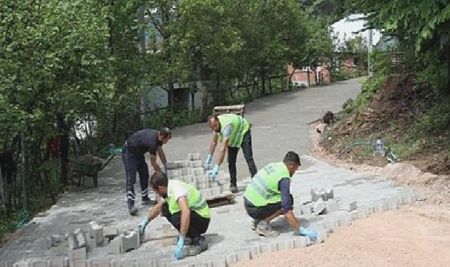 Mezit Mahallesi’nin Yolları Parke Taşla Kaplanıyor