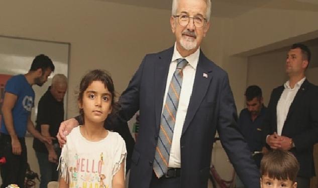 Onarılan bisikletler depremzede çocukları mutlu etti