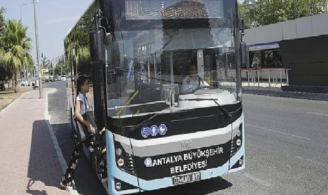 Antalya Büyükşehir Belediyesi’ne ait resmi plakalı toplu ulaşım araçları ve hafif raylı sistem araçları 4 günlük bayram tatilinde toplu ulaşımda ücretsiz yolcu taşıyacak.