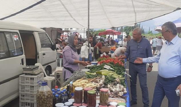 Başkan Topaloğlu pazar esnafını ziyaret etti