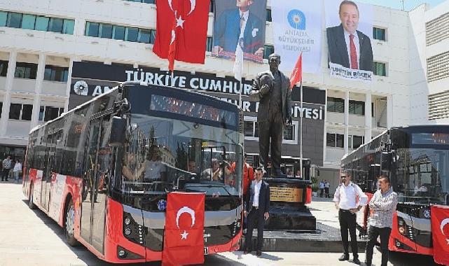 Büyükşehir’in 60 kırmızı otobüsü toplu ulaşımda hizmette