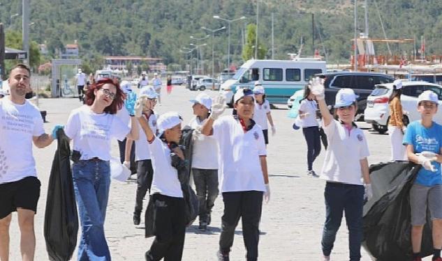 Çevre Gününde Öğrencilerden Anlamlı Etkinlik