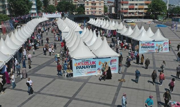 Deprem bölgesinden gelen esnaf Ucuzluk Panayırında