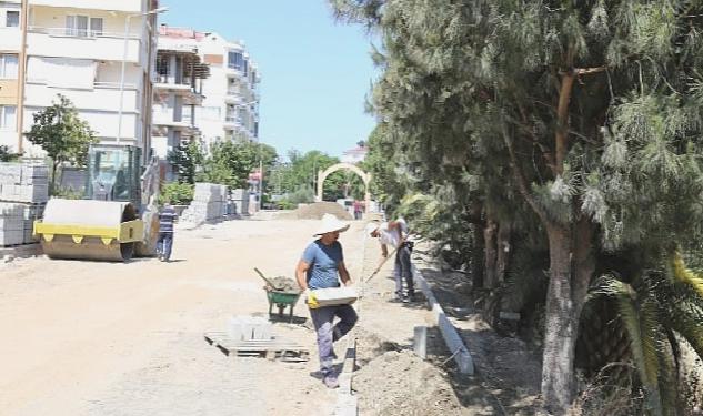 Edremit Belediyesi Ülkü Yolu Caddesi’ni Yeniliyor