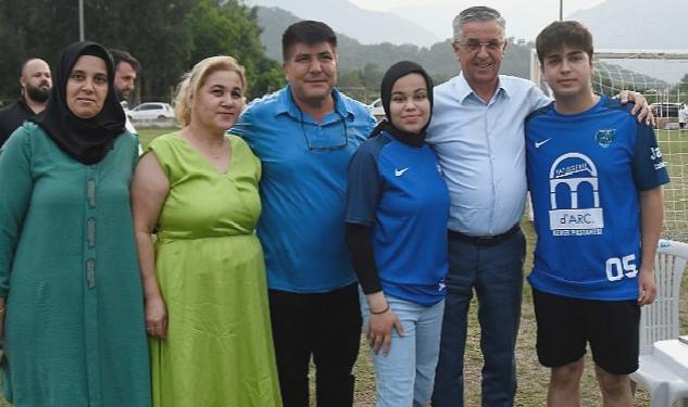 Kemer 2020 Futbol Kulübü şampiyonluğunu kutladı