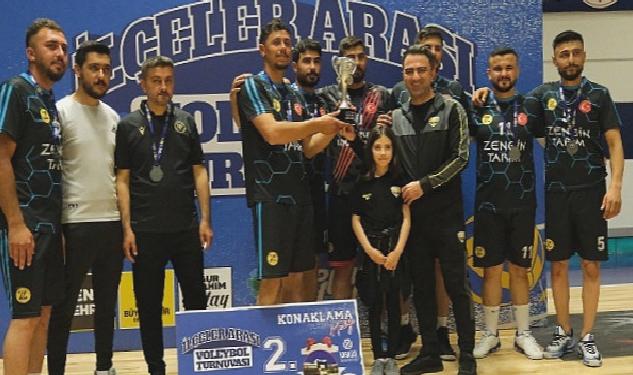 Konya Büyükşehir’in İlçeler Arası Voleybol Turnuvası’nda Şampiyon Çumra Oldu