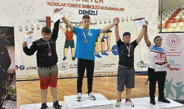 Nevşehir Belediyesi gençlik ve Spor Kulübü haltercileri şampiyonaya damga vurdu