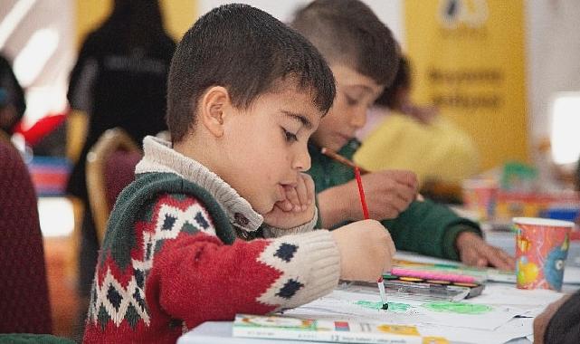 Adel Kalemcilik, okula dönüş döneminde de deprem bölgesindeki çocukların yanında olacak.