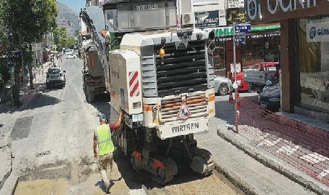 Aydın Büyükşehir Belediyesi Söke^’nin yollarını yeniliyor 