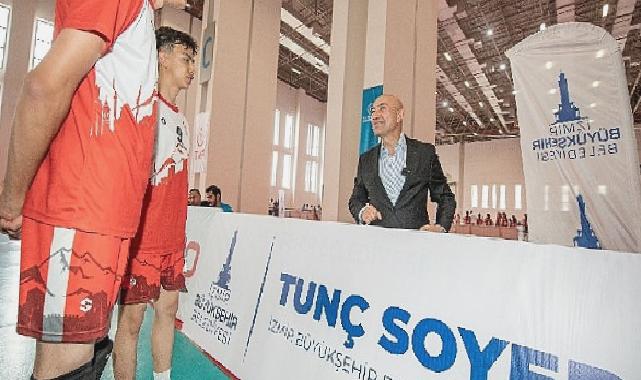 İzmir’in yeni spor uygulaması Sporİzmir kullanıma sunuldu