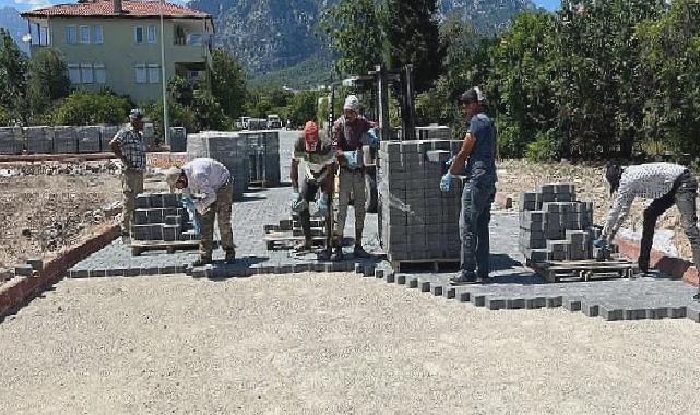 Kemer’de yol ve kaldırım çalışmaları