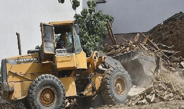 Malkara Belediyesi tarafından metruk binaların yıkımına devam ediliyor