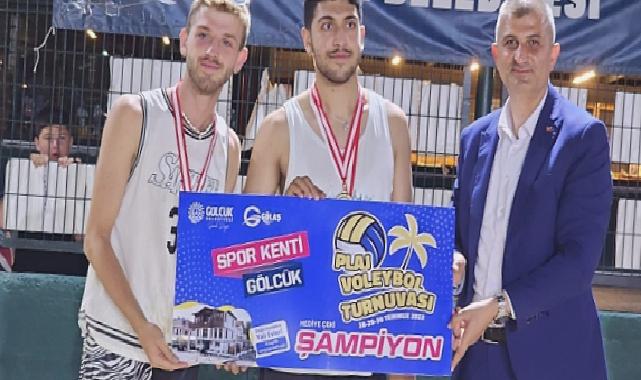 Plaj voleybolu turnuvası çekişmeli müsabakalar ile tamamlandı 