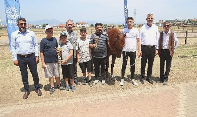 Rahvan atlar değirmendere’de şampiyonluğa koştu   