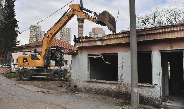 Tarihi bölge metruk binalardan temizlendi