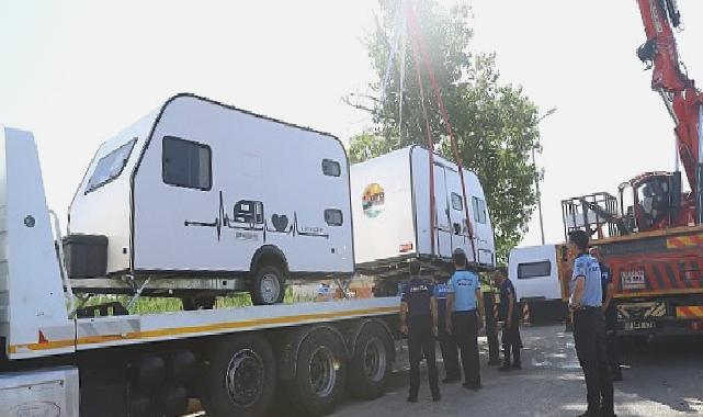 Antalya Konyaaltı Sahili’nde Karavanlar tahliye ediliyor