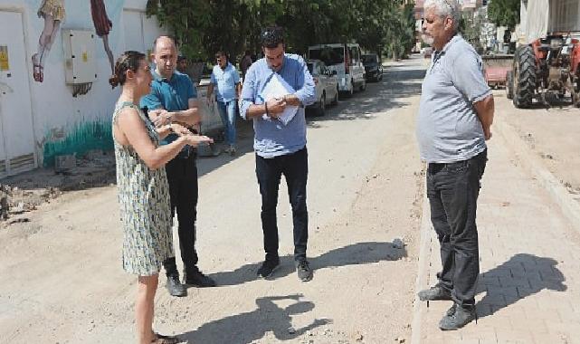 Efes Selçuk’ta yollar, aydınlatma direkleri ve parklar..