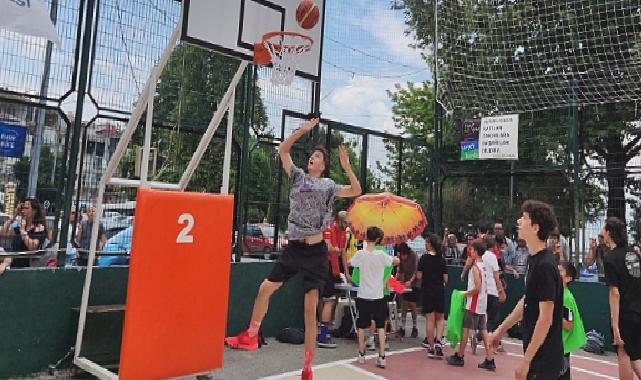 Gölcük sahilinde heyecan sırası sokak basketbolunda 