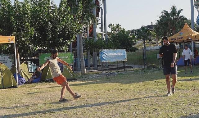 İzmir Büyükşehir’in ücretsiz gençlik kampları büyük ilgi görüyor