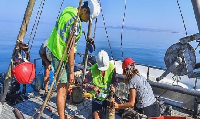 İzmir Körfezi’nin 30 farklı noktasından karot örneği alındı