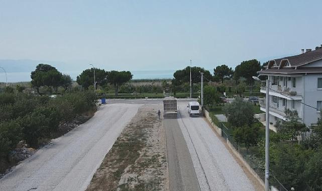 İznik Belediyesi’nden Yollara Sathi Kaplama Çalışması