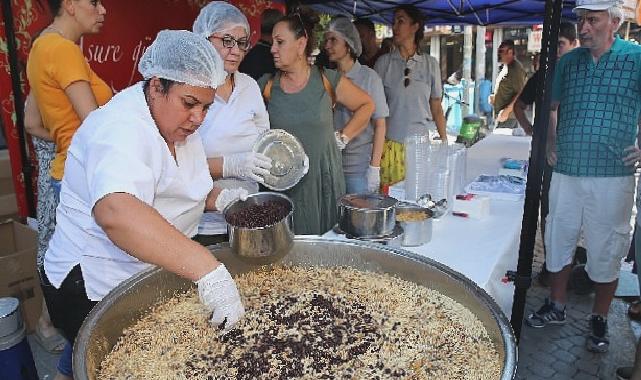 Konak’ta 5 Bin Kişiye Aşure