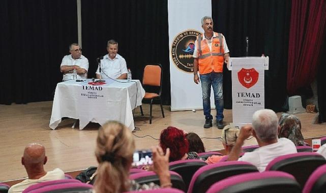 Seferihisar’da deprem konferansı yapıldı