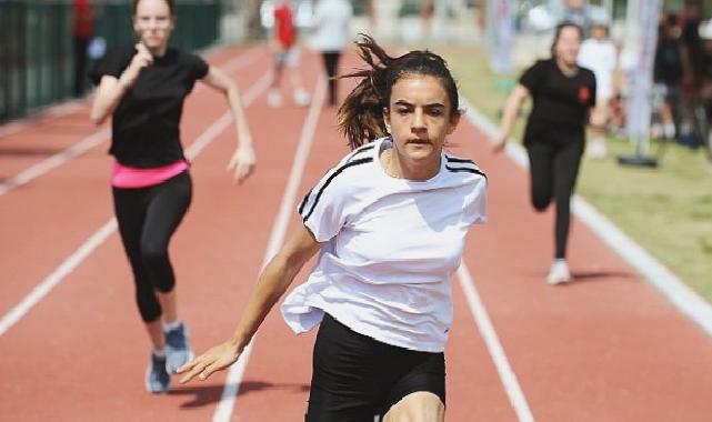 Semra Aksu Atletizm Parkı 1 yılda binlerce Karşıyakalıyı atletizm ile tanıştırdı