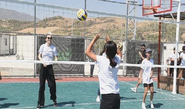 Team Paribu ve İhtiyaç Haritası, Hatay’da 400 çocuk ve gencin faydalanacağı spor alanı inşa etti