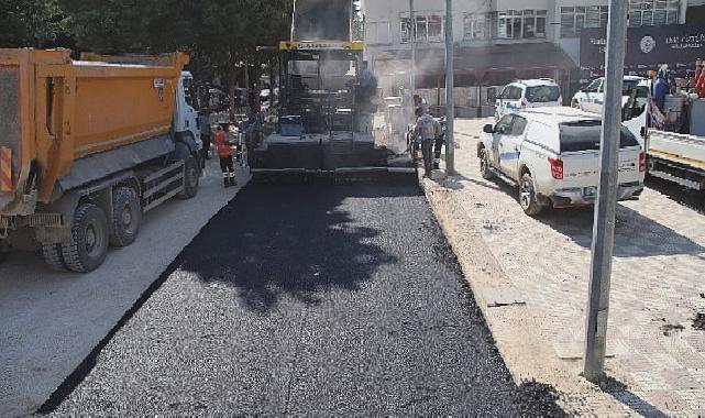 Antalya Büyükşehir’den Elmalı Hükümet Caddesine sıcak asfalt