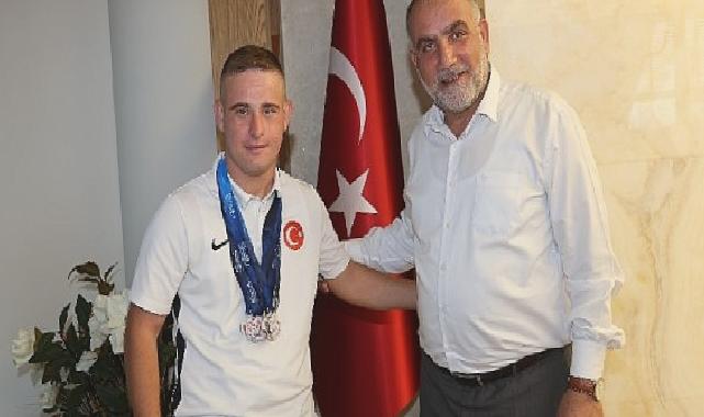 Başkan Sandıkçı, Avrupa’da Tarih Yazan Milli Sporcuyu Ağırladı