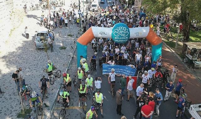 Cumhuriyet için Tophane’den Mudanya’ya pedalladılar