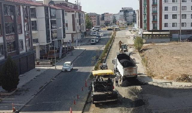 Ekipler Yol ve Kaldırım Çalışmalarını Sürdürüyor