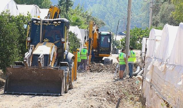 Kumluca’da kanalizasyon çalışması