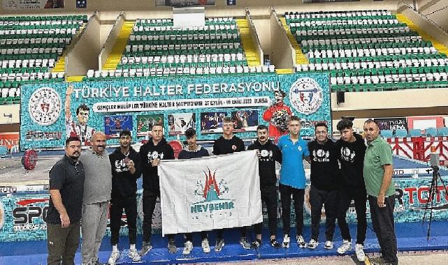 Nevşehir Belediyesi Gençlik ve Spor Kulübü’nün milli sporcusu Eray Çaylak Türkiye üçüncüsü oldu