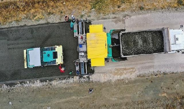 Van Büyükşehir’den Çaldıran’da beton yol çalışması