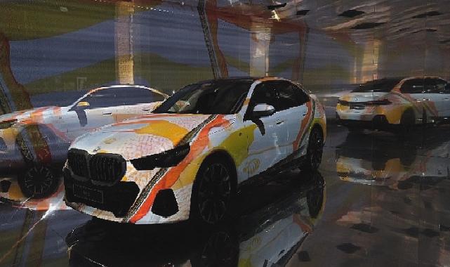 Yeni BMW i5, “The Electric AI Canvas” Enstalasyonuyla Contemporary Istanbul’da Sanatseverlerle Buluşuyor