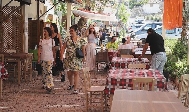 Yurt Dışından Gelen Gençler Narlıdere’de Tarihi Keşfe Çıktı