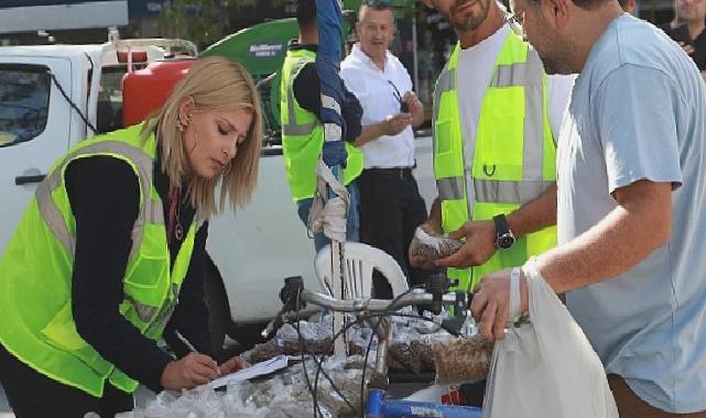 BaşkanDeveciler Dünya Hayvanları Koruma Gününü Hayvanseverler ile Kutladı