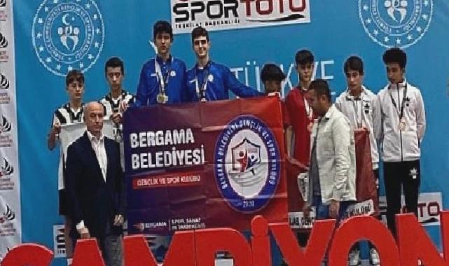 Bergama Belediyesi Badminton Takımı Başarıdan Başarıya Koşuyor