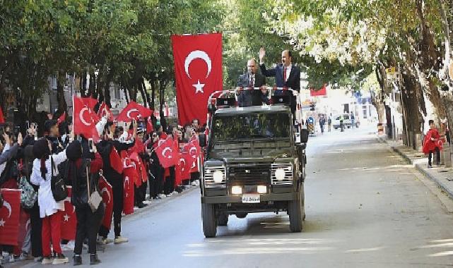 Konya Büyükşehir Konya’nın Caddelerini Şanlı Bayrağımızla Donattı
