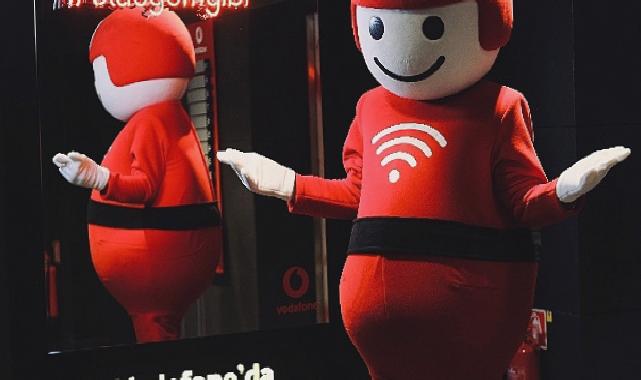 Vodafone’un Dijital Kahramanı TOBi Artık Konuşarak da Hizmet Verecek