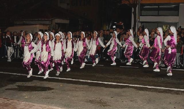 Yüreğimizdeki Cumhuriyet sevdası meydanlara sığmadı