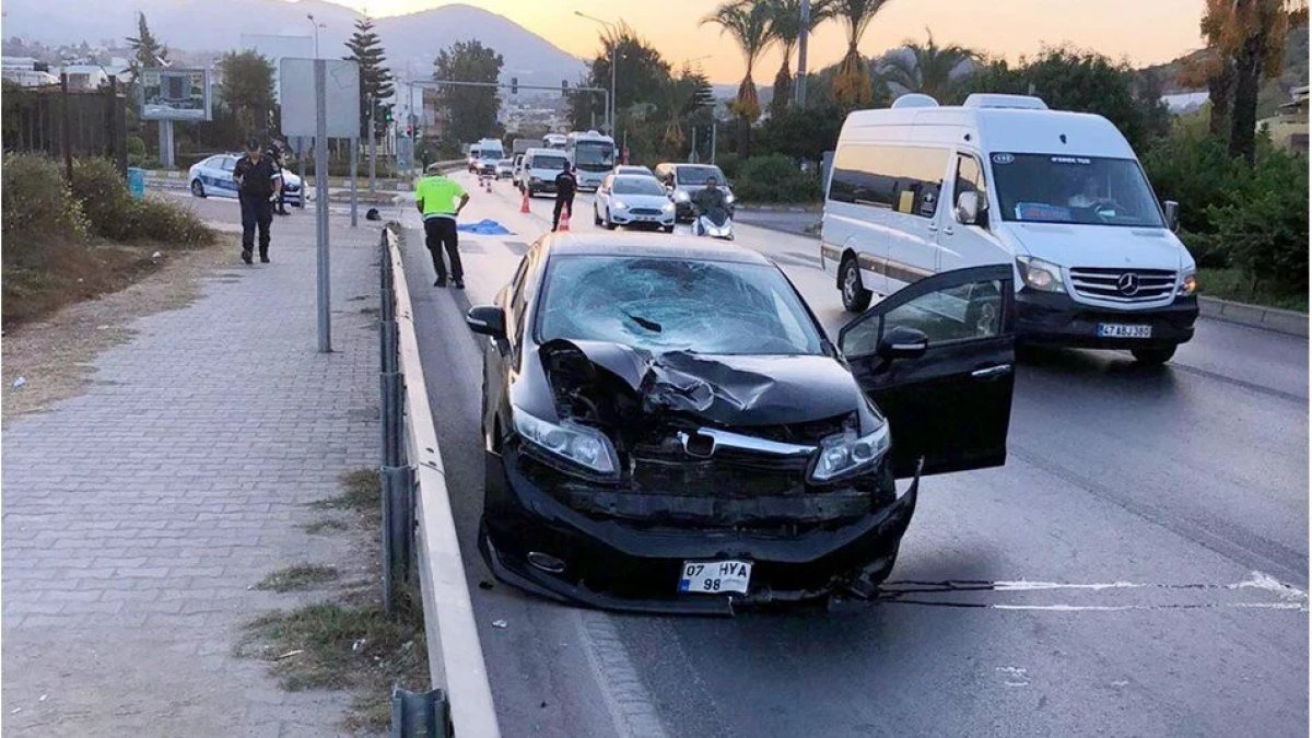 Antalya’da otomobilin çarptığı yayadan ölümcül bir şekilde yaralanan yaşamını yitirdi.