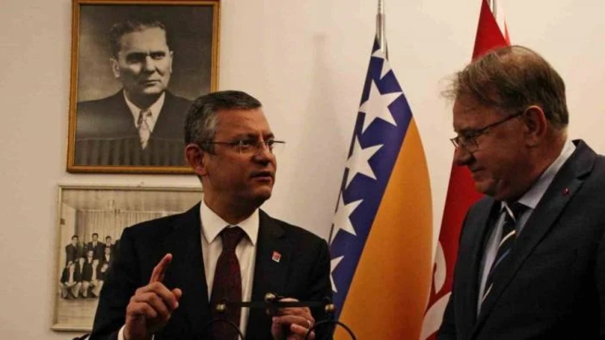 yaptığı konuşmada, CHP Genel Başkanı Özel, Bosna Hersek’te konuşma yaptı.