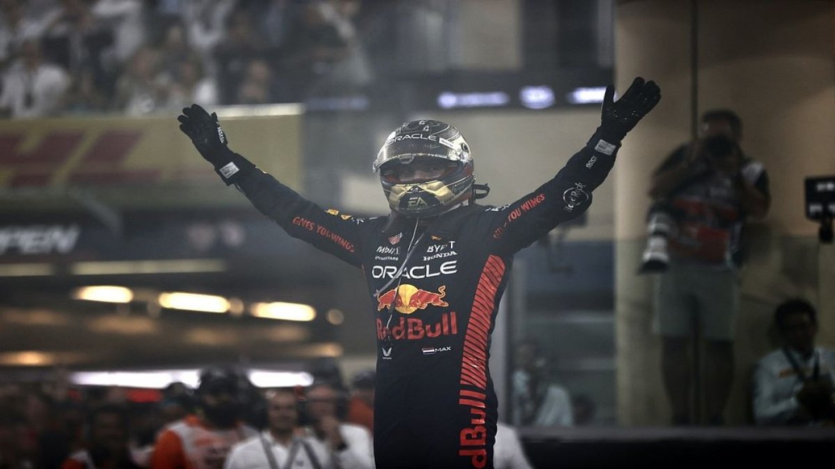 Verstappen, Formula 1 sezonunun son yarışını kazandı
