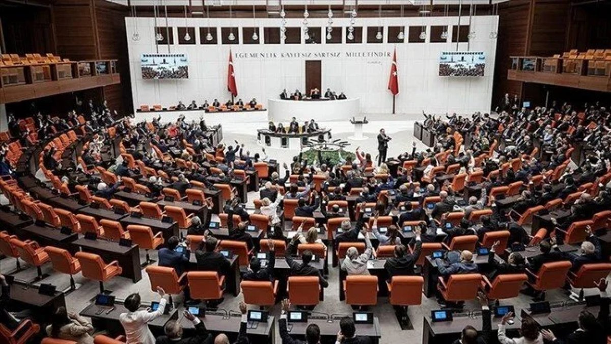 9 milletvekiline ait 11 dokunulmazlık dosyası Meclis gündemine geldi