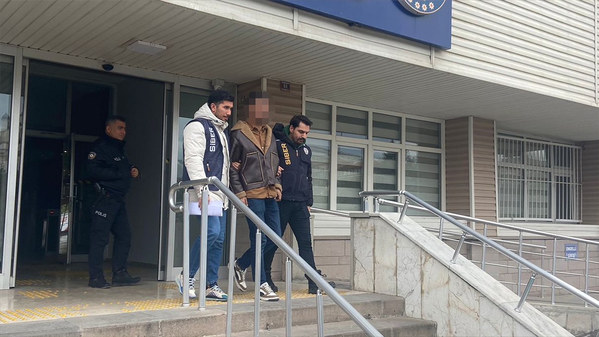 Banka kartlarını kiraya vererek dolandırıcılık yapan suçlu polis tarafından yakalandı