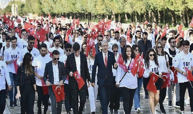 Ege Üniversitesi Heyeti, Cumhuriyetin 100 Yılında Atatürk’ün huzurunda